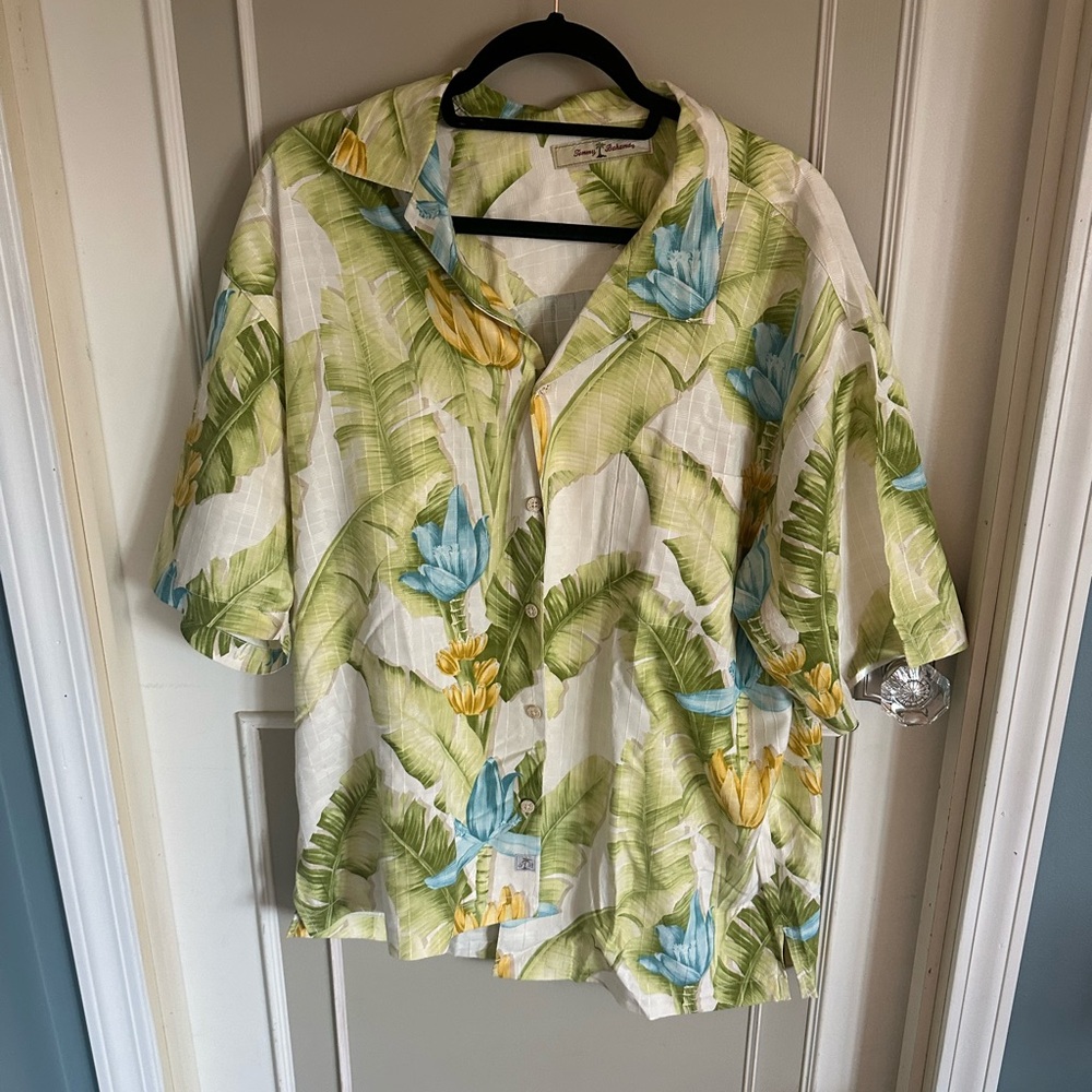 Tommy Bahama Green Leaf Pattern Shirt